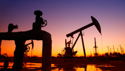 Нафта дорожчає на тлі напруги у Червоному морі та скорочення запасів у США