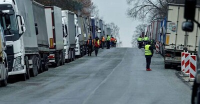 На польському кордоні залишаються заблокованими три напрямки, у чергах близько 500 фур, - Держприкордонслужба