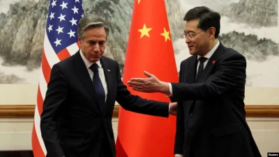 Держсекретар США Ентоні Блінкен зустрічається з міністром закордонних справ Китаю Цінь Ганом у Пекіні. 18 червня 2023 року. Фото REUTERS
