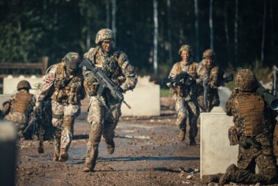Військові амбіції коштуватимуть країнам НАТО захмарної суми – Bloomberg