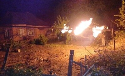 Вночі агресор тричі обстрілював Нікопольщину, у Синельниківському районі уламками ракети понівечено приватну оселю