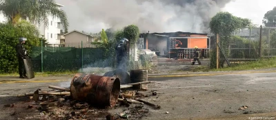 Заворушення у Новій Каледонії: Париж спрямував війська