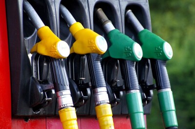 Потроху, але неухильно: чому ростуть ціни на бензин та дизель
