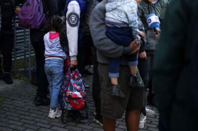 Німеччина має намір скоротити допомогу біженцям