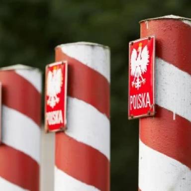 Польські фермери посилили блокування кордону з Україною: які пункти пропуску перекрили