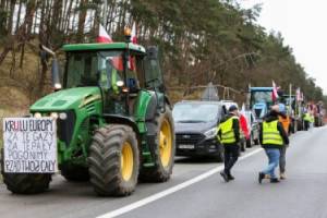 Польські фермери розблокували рух вантажівок на двох пунктах пропуску