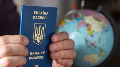 Український паспорт піднявся на 32 місце у світовому рейтингу – можна відвідати 148 країн без віз