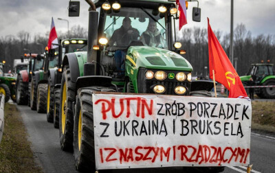 Фото: плакат з закликом до Путіна на протесті польських фермерів (скриншот з відео)