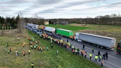У чергах на кордоні з Польщею на в’їзд в Україну стоять понад 3 тисячі вантажівок
