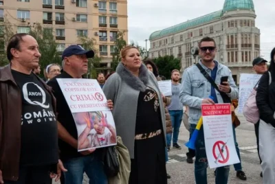Діана Шошоака ( на фото - на мітингу антивакцинаторів) вже перебуває під санкціями в Україні