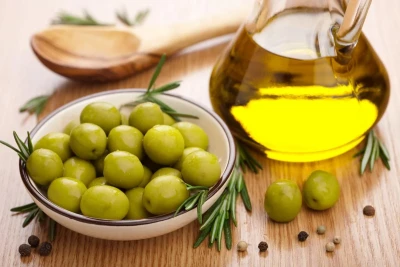 "З вами станеться щось незвичайне": дієтолог розповіла про користь оливкової олії