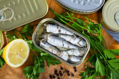 Найкраща риба для здоров'я: 9 переваг сардин