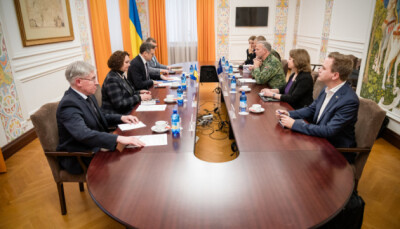 Кулеба зустрівся з головою Військового комітету НАТО - говорили про підтримку України