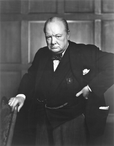 Саме сер Вінстон Черчилль придумав фразу «Розмова  краще, ніж війна», незважаючи на те, що врешті-решт йому довелося подолати умиротворення Гітлера та Мюнхенські мирні переговори 1938 року.