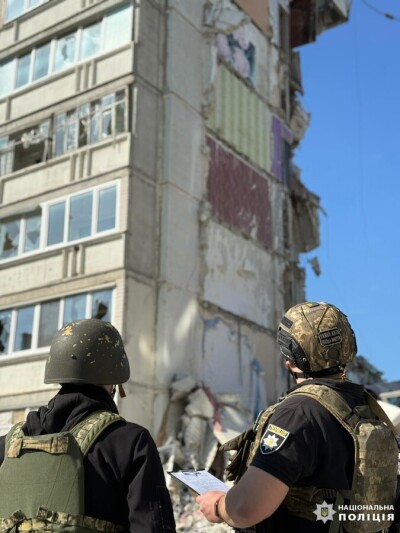 Окупанти вдарили по житлових будинках у Вовчанську