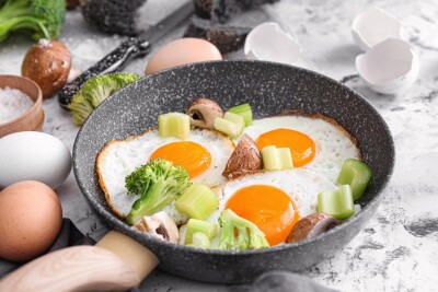 Дієтологи розкрили, що буде з вашим тілом, якщо щодня їсти яйця
