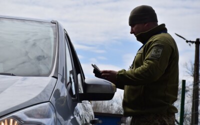 Десятки чоловіків призовного віку щодня отримують відмову у виїзді з України – Держприкордонслужба