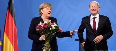 Берлин, 8 декабря 2021 года. Ангела Меркель передает пост канцлера ФРГ Олафу Шольцу
