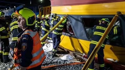 Загинули українці: пасажирський потяг, який їхав з Чехії до України, зіткнувся з вантажним