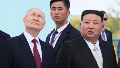 Президент Росії Володимир Путін та лідер Північної Кореї Кім Чен Ин на космодромі 