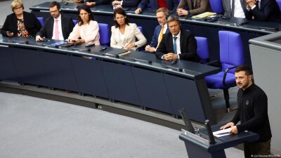 Трибуна уряду у Бундестазі під час промови Зеленського