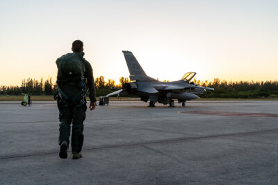 Демократи закликали Пентагон тренувати більше українських пілотів на F-16
