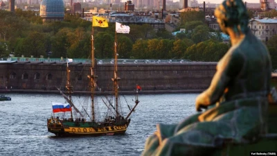 Російський фрегат не пустили в порти Франції та Іспанії для участі у фестивалях