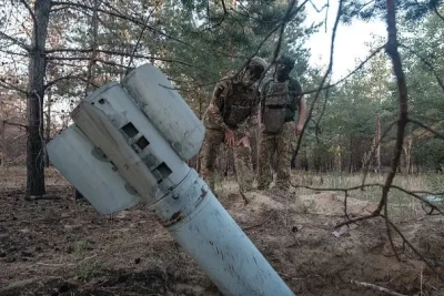 Україна змушена захищатися від держави, воєнні витрати якої співставні із розміром усього українського ВВП