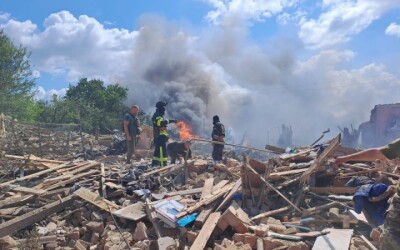 Окупанти вдарили вночі по Козачій Лопані на Харківщині, є жертви