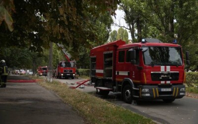 Дві школи Києва пошкоджені внаслідок російського обстрілу