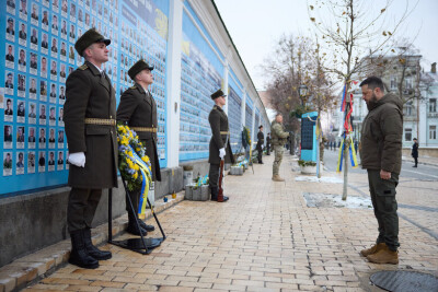 Зеленський у день Збройних Сил вшанував пам’ять полеглих воїнів