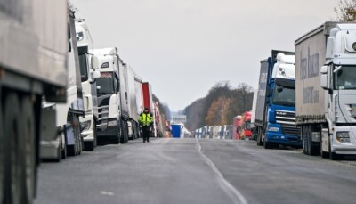 Блокування пунктів пропуску: у чергах на кордоні України стоїть близько 4 тисяч вантажівок