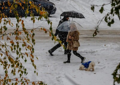 Українців попередили про погодні небезпеки: чого остерігатися сьогодні у низці областей (карти)