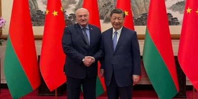 Диктатор приїхав до Китаю. Лукашенко зустрівся із Сі Цзіньпіном