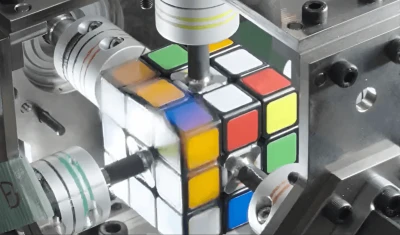 Робот Mitsubishi вирішив кубик Рубіка в 10 разів швидше, ніж найшвидша людина / скріншот