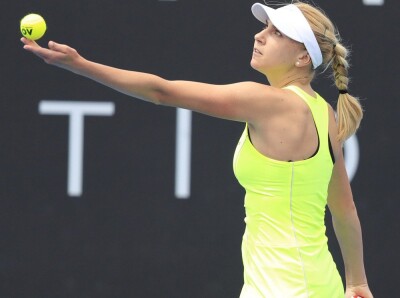 Людмила Кіченок з України під час півфінального матчу парного розряду на Міжнародному тенісному турнірі в Domain Tennis Center у Гобарті, Австралія.