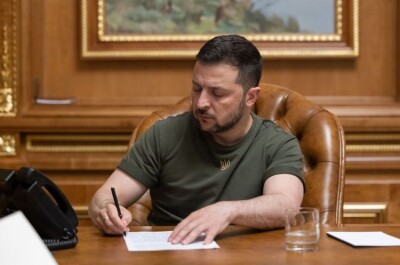 Зеленський підписав закон про відновлення та відкриття е-декларацій