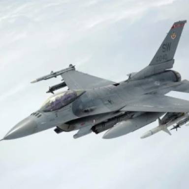 У США відповіли, чи зможуть навчати українських пілотів на F-16 без схвалення пакету допомоги