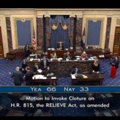 Сенат США ухвалив рішення завершити дебати щодо законопроєкту про Україну