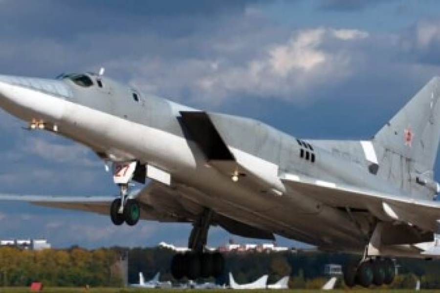В ГУР показали відео роботи по Ту-22М3. Джерело: Бомбардувальник збили з допомогою С-200