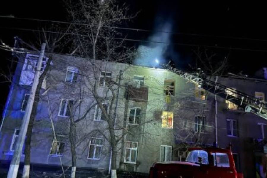 Окупанти завдали удару по житловому комплексу Харкова ракетами С-300, перебито газопровід, є постраждалі
