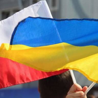 У Польщі набули чинності зміни до спецзакону про допомогу українцям