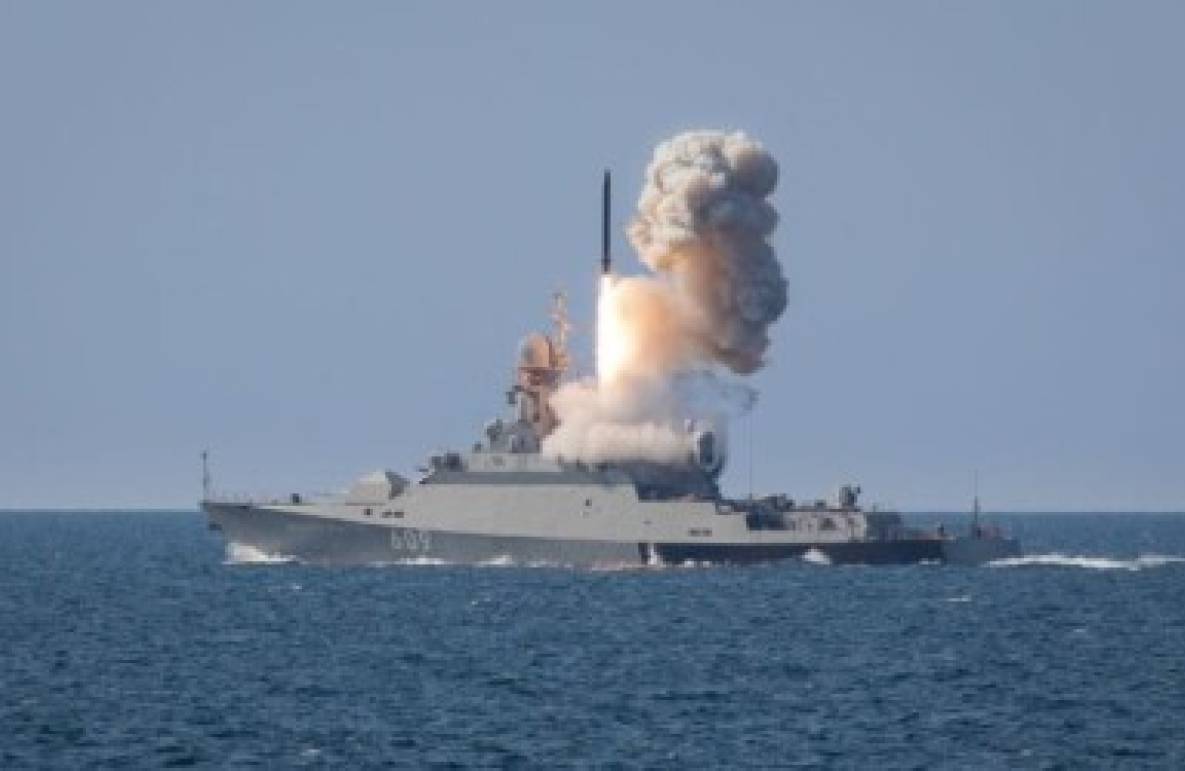 Росія тримає в Чорному морі сім бойових кораблів, зокрема - носій 