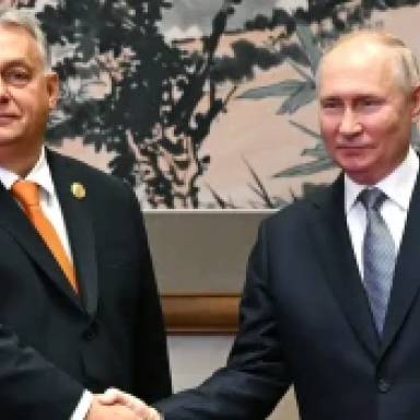 Прем'єр-міністр Угорщини Віктор Орбан прилетів до Путіна в Москву з 