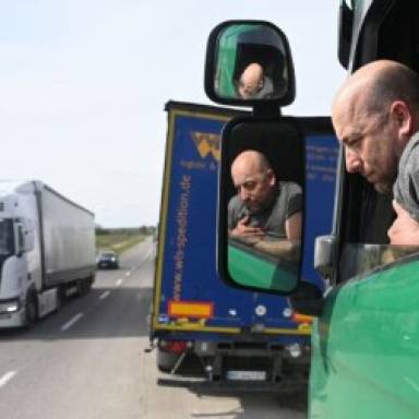 Влада має відновити бронювання критичних працівників, щоб не спровокувати кризу промисловості, - експерт